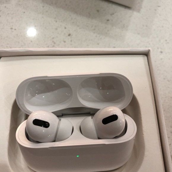 AirPods All Generation - Picture 2 of 4
